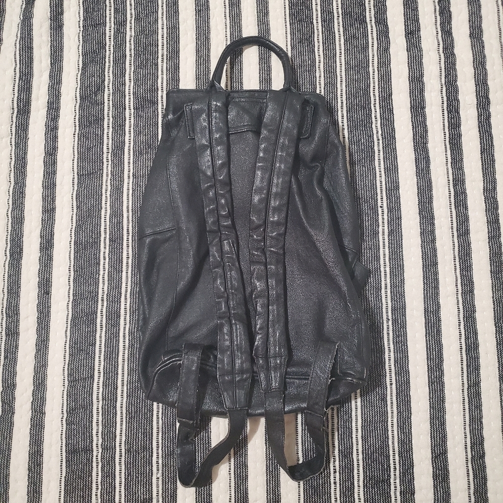 Vintage Leather Backpack, Black - Picture 2 of 7
